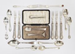 Childs silver spoon and pusher, Birmingham 1924, old english pattern, in case, set of six silver-