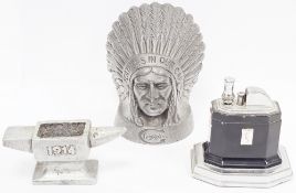 Mid century Ronson Touch-Tip table lighter, the black and chromed case with presentation