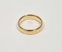 22ct gold wedding band, finger size N, 6g approx