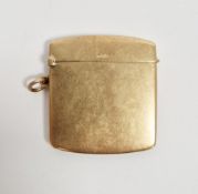 9ct gold vesta case of plain shaped rectangular form with hinged cover and suspension loop, 26.8g