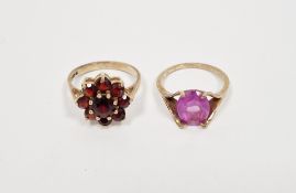 9ct gold and pink stone dress ring set oval stone and 9ct gold and garnet cluster ring, 6.4g gross