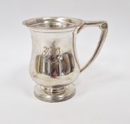 Silver mug by Goram Manufacturing Company, Birmingham 1918, of baluster form on circular pedestal