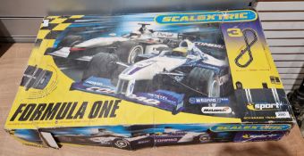 Boxed Scalextric Formula 1 set, unchecked