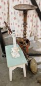 Early 20th century oak jardiniere stand on barleytwist support, 113cm high together with a marble