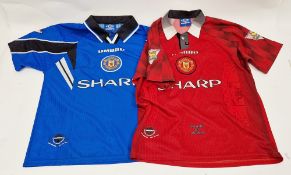 Manchester United 1996/97 home and third away shirt, by Umbro, sponsored by Sharp, size M (2)