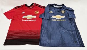 Manchester United 2020/21 home and third away shirts, size L (2)
