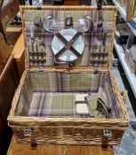 Wicker picnic hamper
