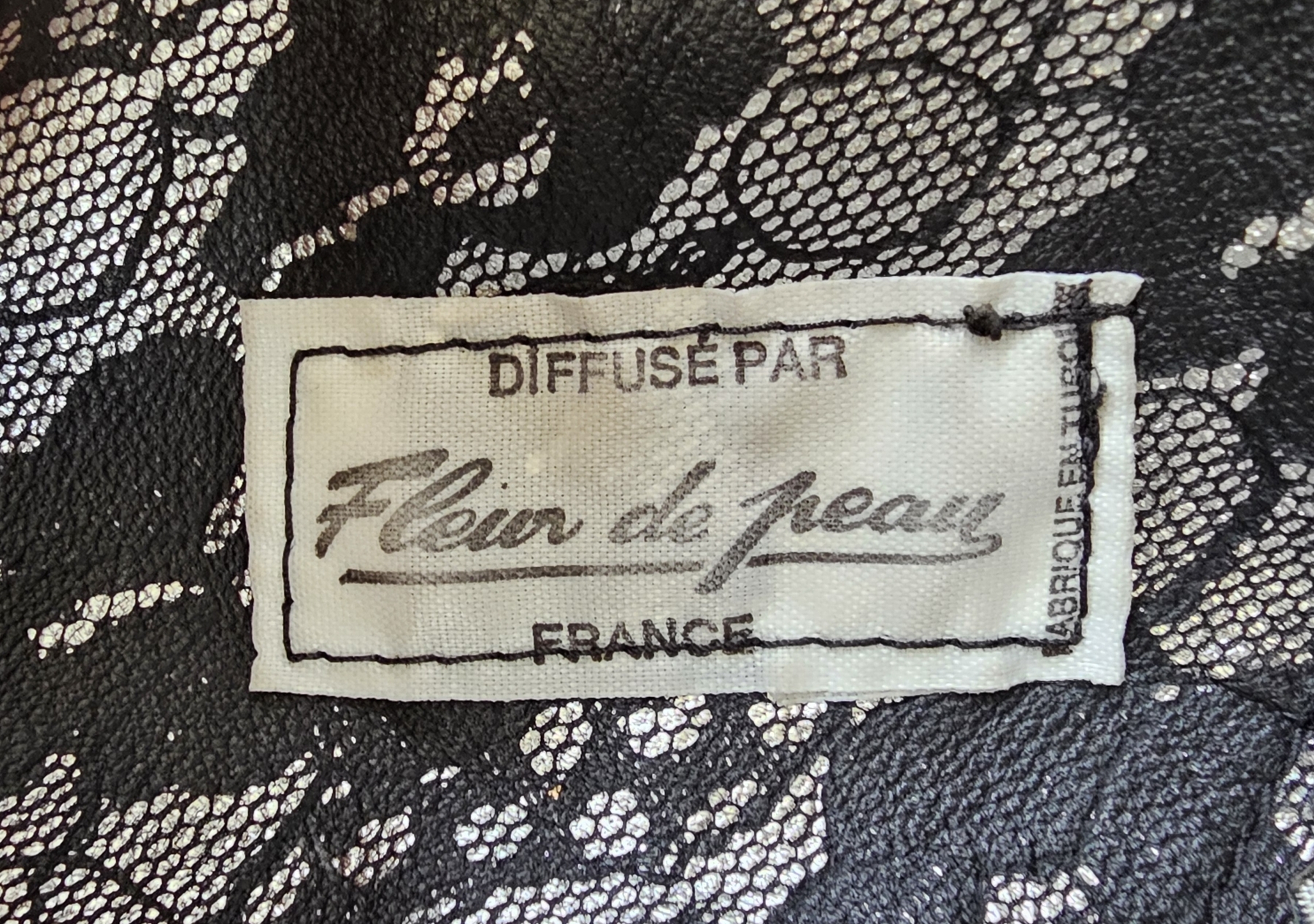Vintage crepe coat labelled Carling with faux-leopardskin collar and cuffs, a Leana lady's coat - Image 7 of 7