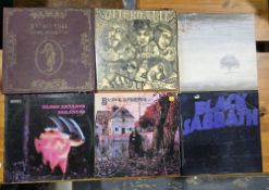 Quantity of prog, psychedelic and heavy rock vinyl LP albums including Jethro Tull 'Living in the