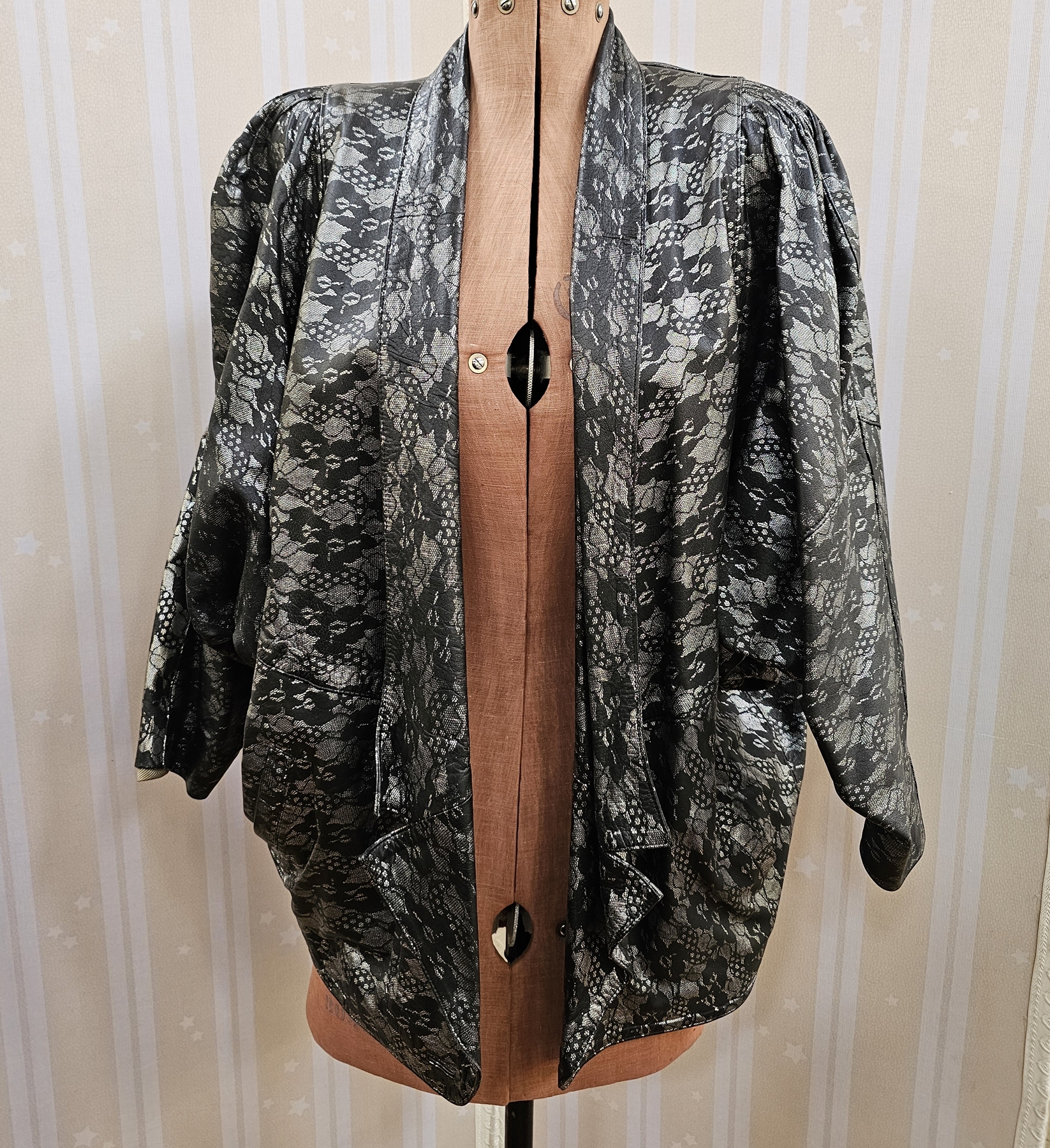 Vintage crepe coat labelled Carling with faux-leopardskin collar and cuffs, a Leana lady's coat - Image 5 of 7