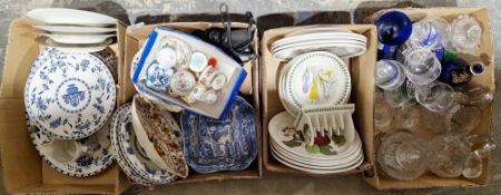 Small quantity of Portmeirion Botanic Gardens and Pomona pattern chinawares to include plates,
