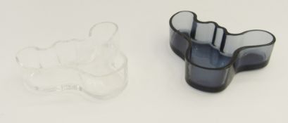 Alvar Aalto Iitalia Savoy glass shallow bowl in blue, and another in clear glass, 13.5cm wide x 3.