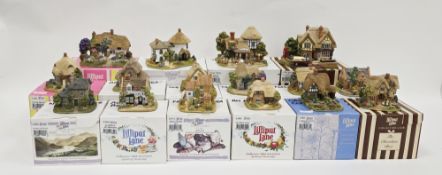16 Lilliput Lane Collectors Club model cottages including 'Sugar Mouse', 'Candyfloss', 'Teapot