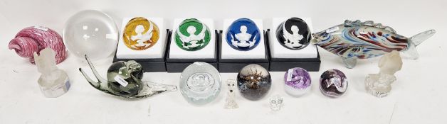 Set of four boxed Baccarat comemmorative 'Cameos in Crystal' paperweights, comprising 'Queen