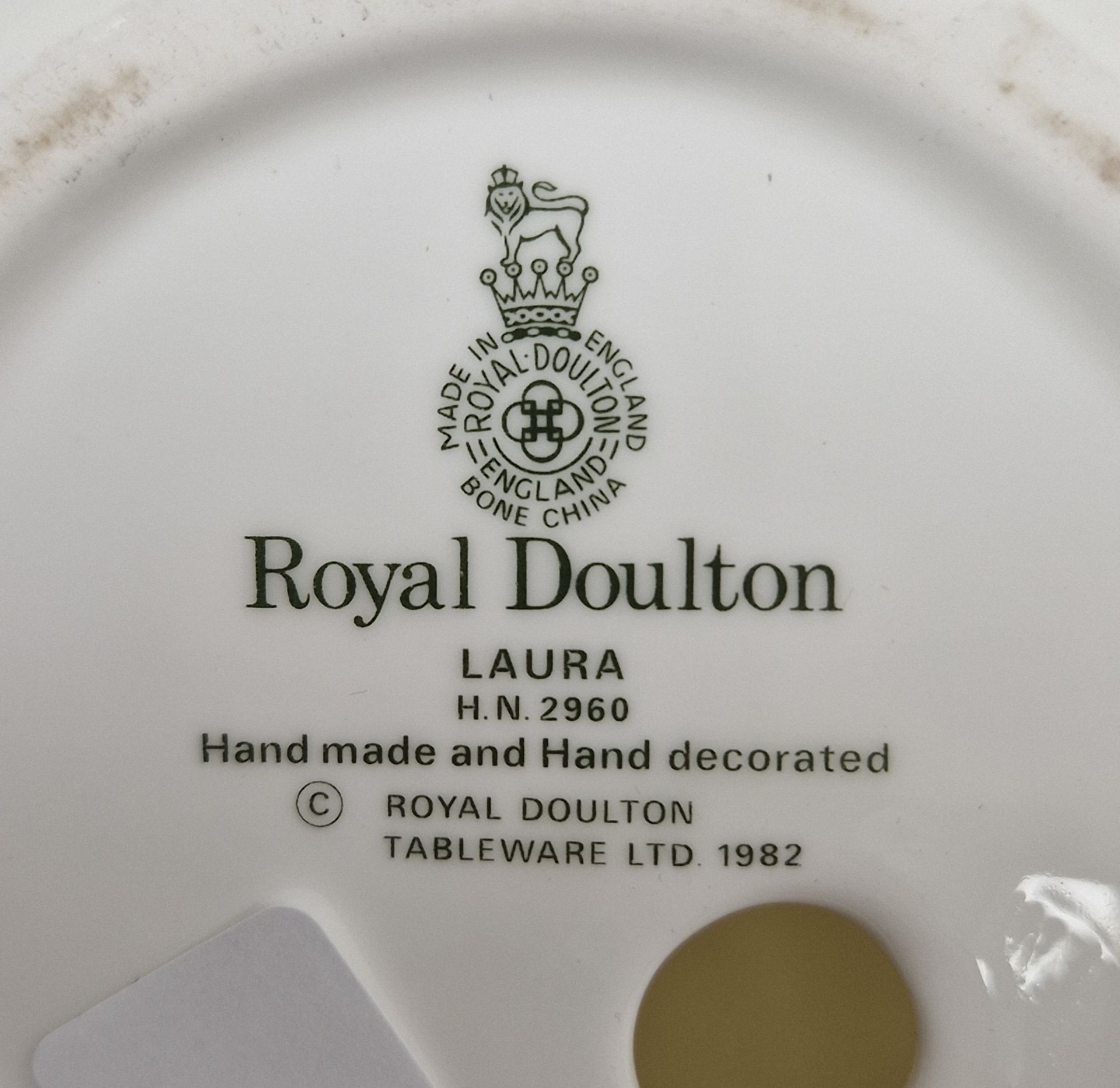 Collection of Royal Doulton bone china figures of ladies including 'Daydreams' HN1731, 'Laura' - Image 3 of 5