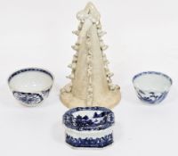 Three items of Chinese export blue and white porcelain comprising a shaped rectangular salt