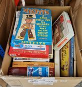 Collection of jigsaw puzzles and board games including a Victory plywood jigsaw puzzle and a