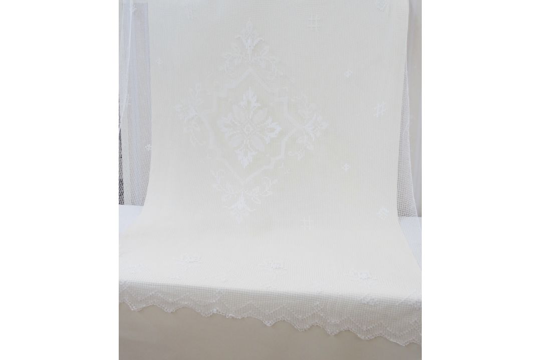 Two collars with crochet borders, a whitework collar, a large embroidered linen cloth, a crochet - Image 2 of 3