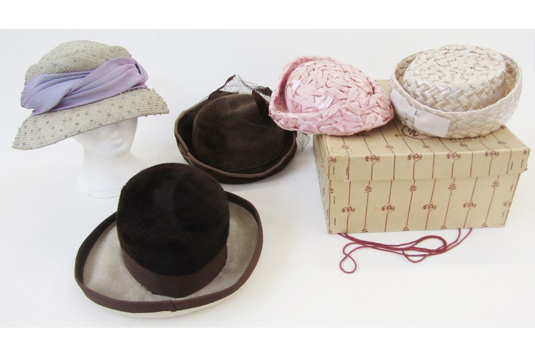 Quantity of vintage hats, to include a net and feathered cap labelled Lady Fashion, a black velvet - Image 1 of 3