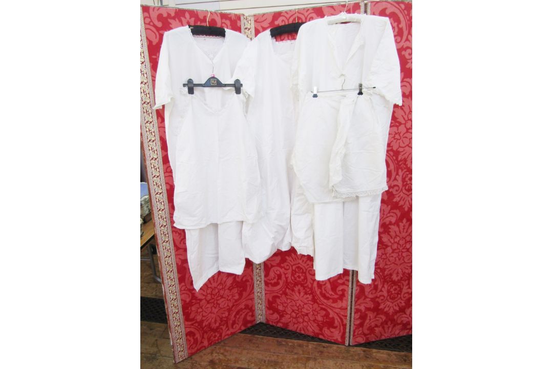 Various Victorian/Edwardian undergarments to include four pairs of cotton bloomers, two small - Image 1 of 8