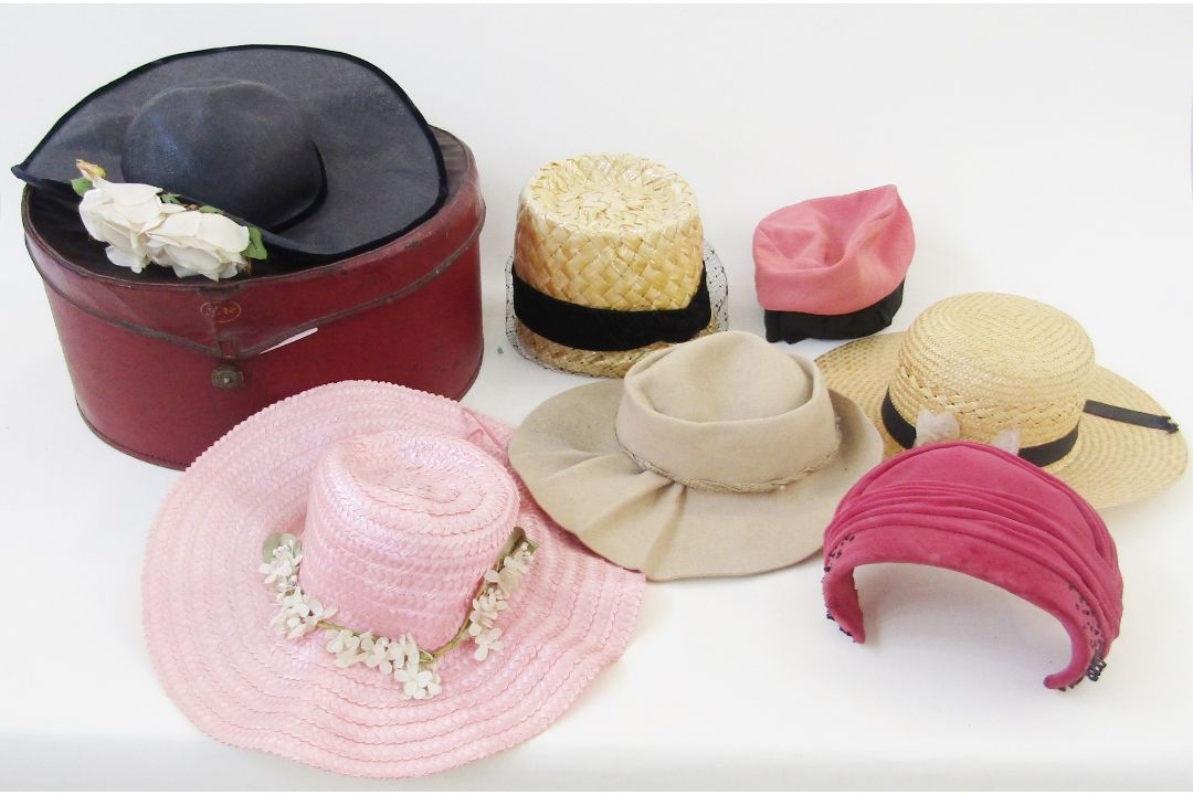 Quantity of vintage hats, to include a net and feathered cap labelled Lady Fashion, a black velvet - Image 3 of 3