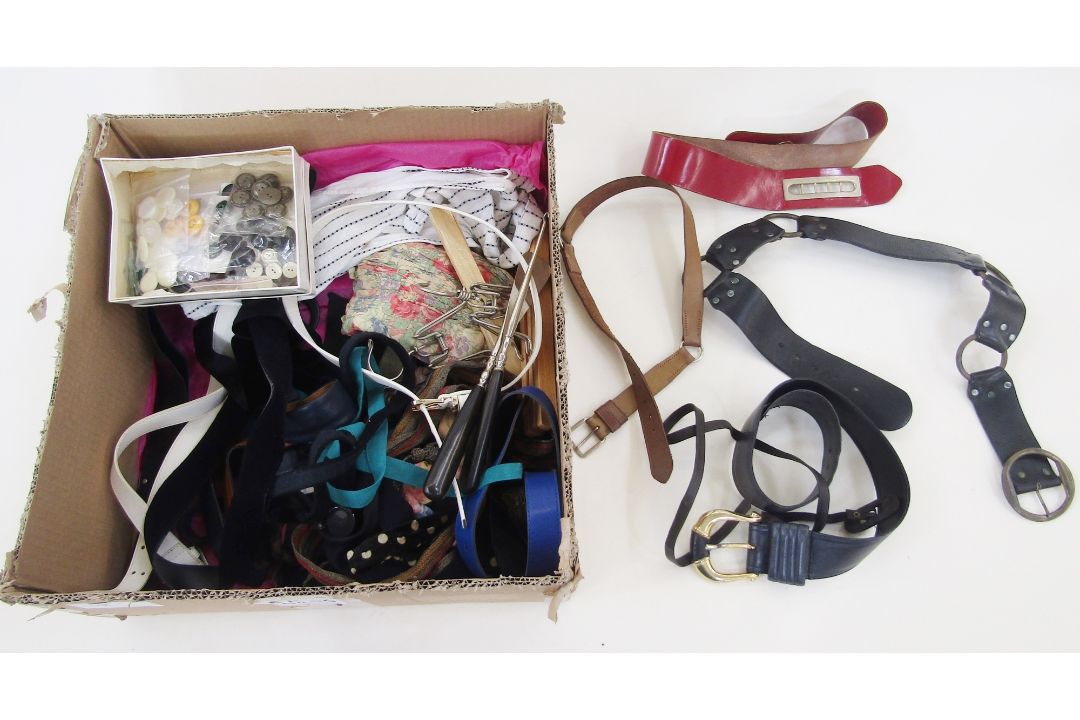 Large quantity of vintage belts, gloves and a small box of buttons ( 2 boxes) - Image 1 of 5