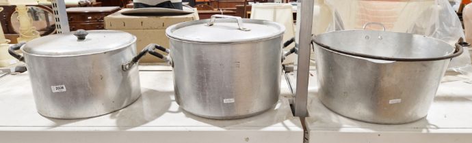 Two vintage aluminium stock pans with lids, together with an aluminium jam pan