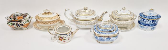 Group of English pottery and porcelain teawares, early 19th century, including: a Wedgwood creamware