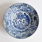Chinese blue and white porcelain Kraak dish, Wanli period, 17th century, painted with flowering