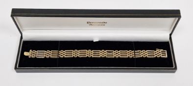 18ct gold four-bar gate bracelet, 20.6g approx.