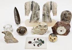 Mixed lot of stone and alabaster items including a pair of Art Deco onyx bookends in the form of