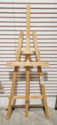 Quantum & Art pine floor-standing artist's easel, 149cm high