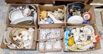 Mixed lot of mainly ceramic items, including Aynsley, Wedgwood Jasperware, modern Chinese, teaware