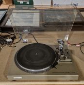V Pioneer Automatic Return stereo turntable, model PL-516 (please note VAT will be payable on the