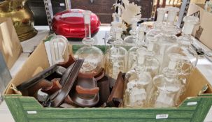 15 Lichfield glass sculptures including 10 ships in bottles, a hot air balloon in a glass dome,
