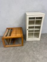 A painted dwarf bookcase and a contemporary low table with magazine sections. H.91 W.48 D.41cm. (