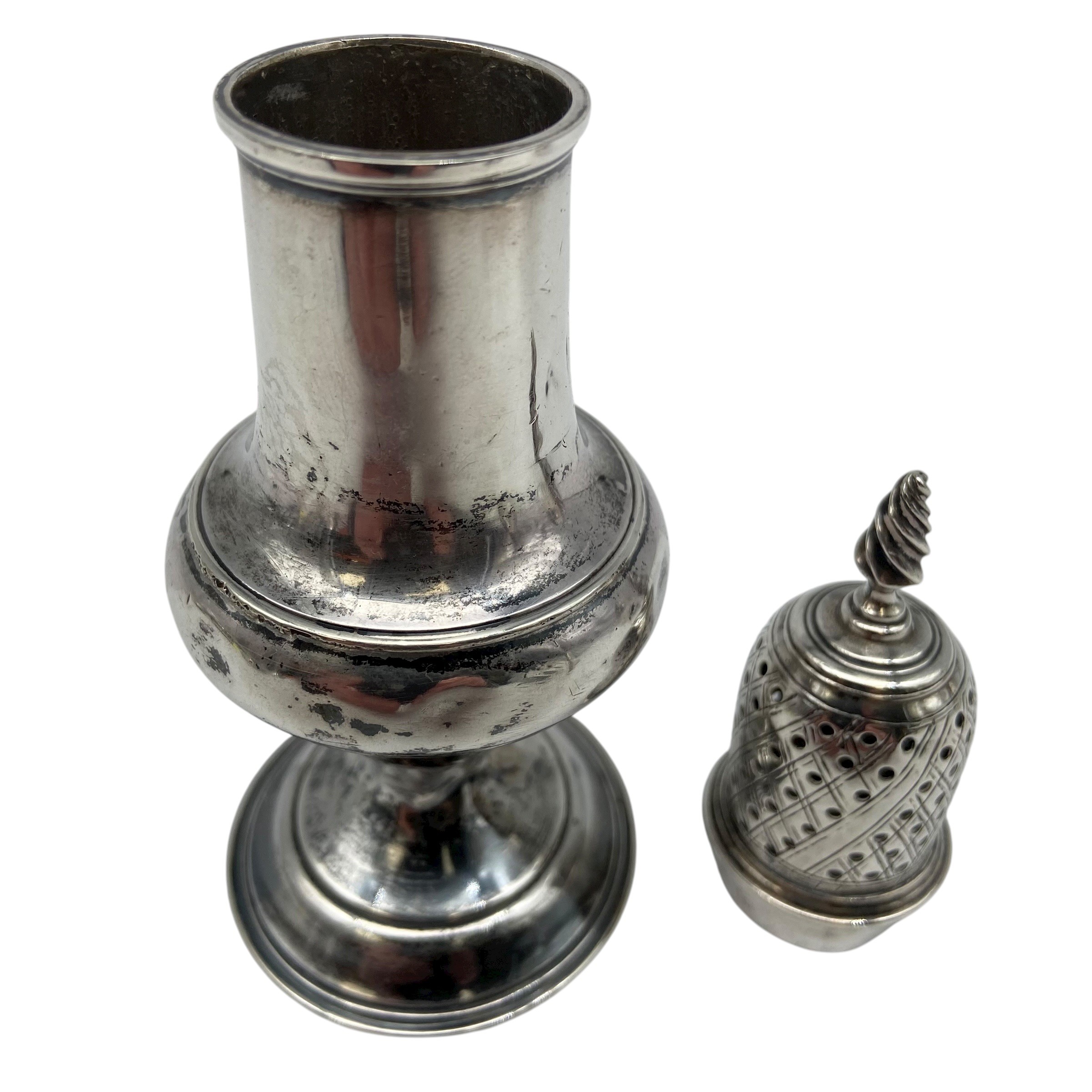 An Arts & Crafts hammered sterling silver creamer by Birmingham Guild of Handicraft Ltd, 1903 - Image 6 of 10