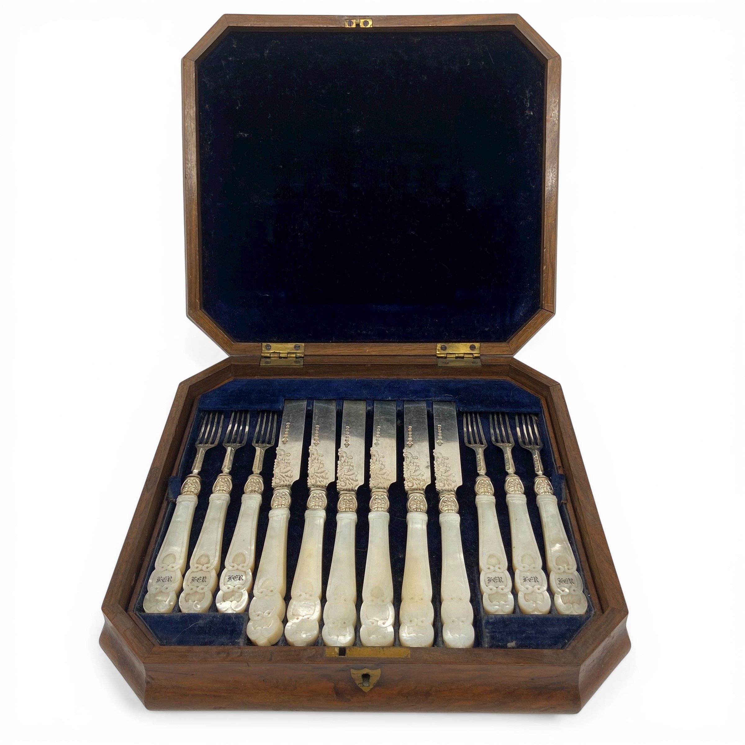 A Victorian hallmarked sterling silver dessert cutlery service with carved mother-of-pearl handles - Image 2 of 11