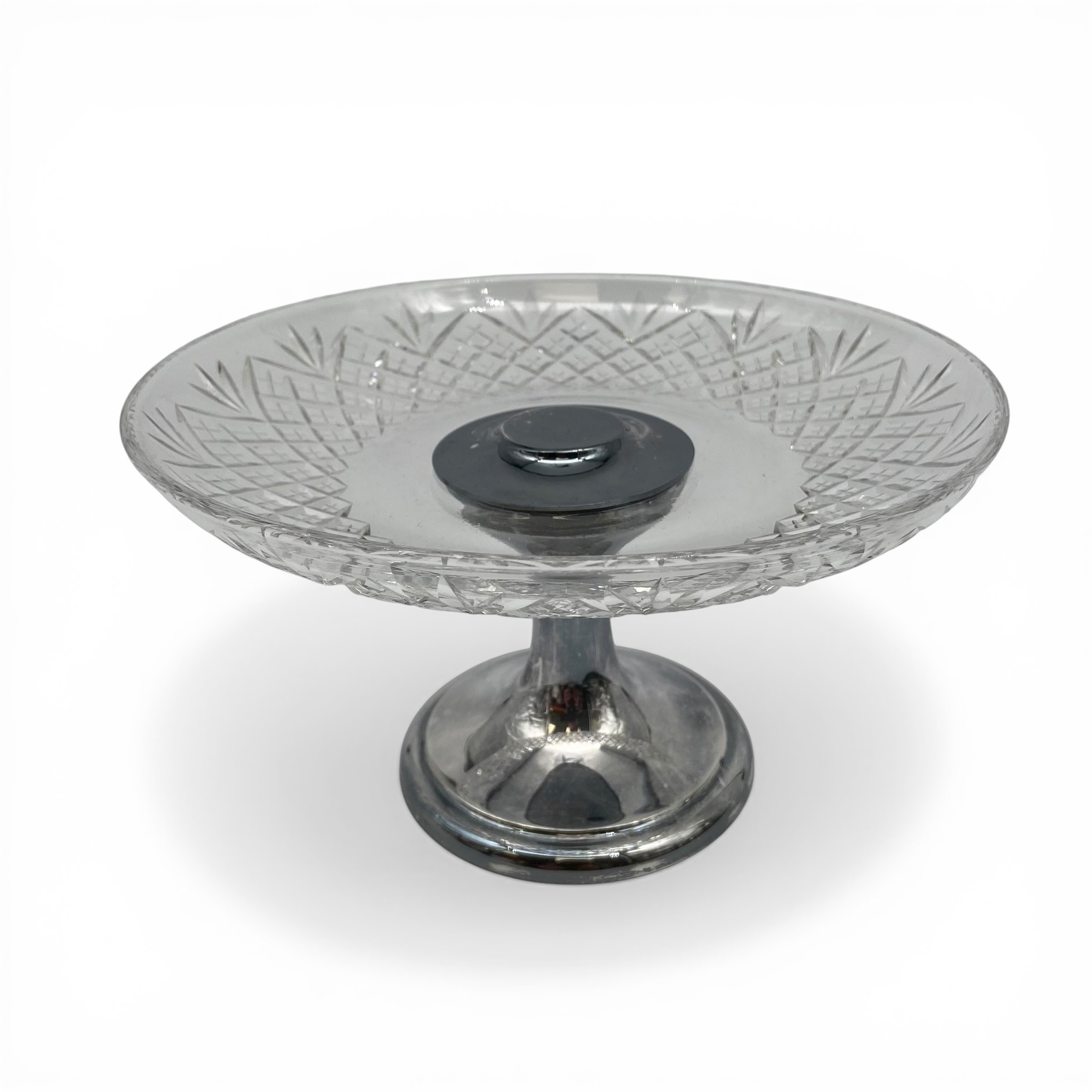 A mixed collection of silver plate to include a Walker & Hall reeded tea and coffee service together - Image 12 of 20