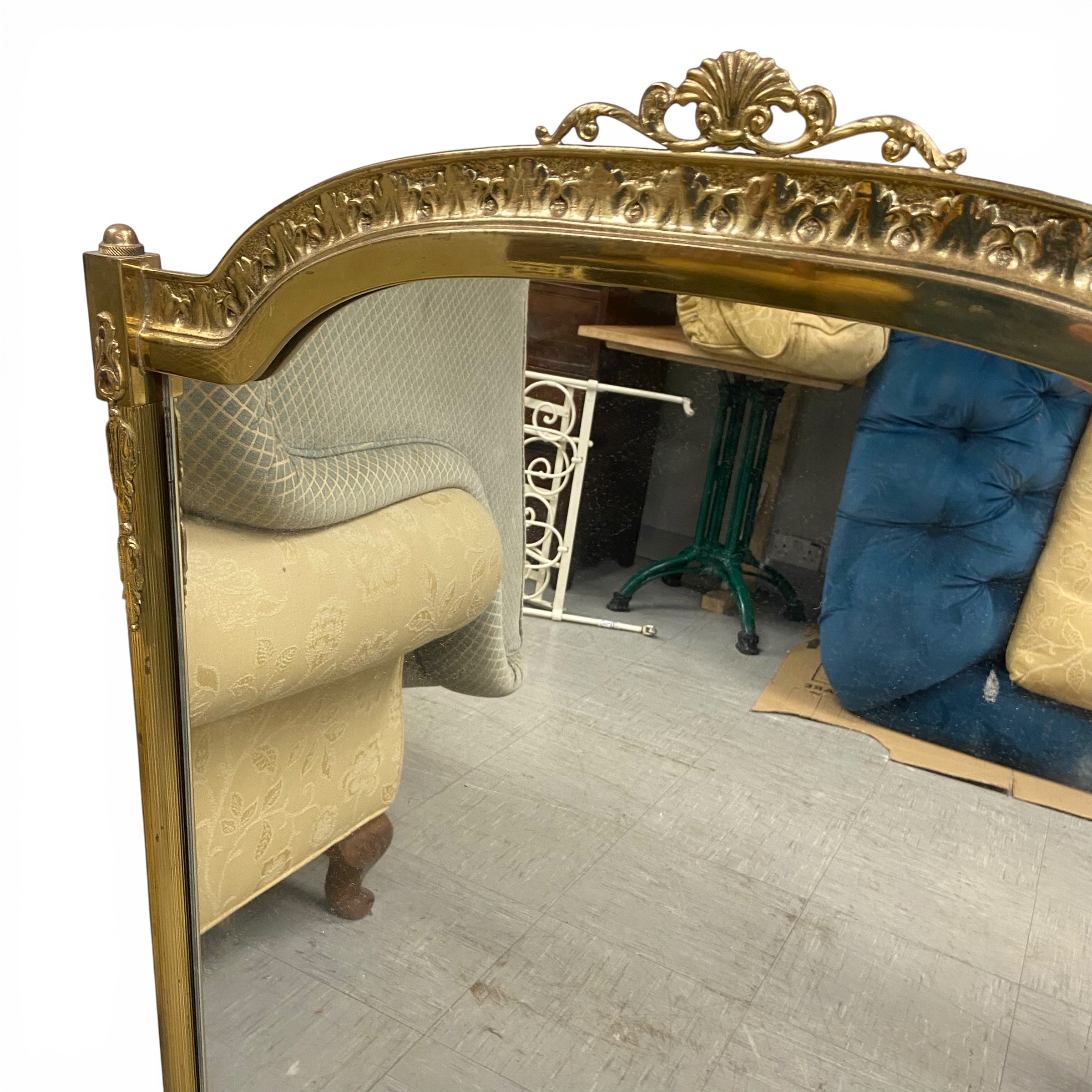 A vintage wall mirror with shaped plate in a 19th century style brass frame. 98x62cm. - Image 2 of 3