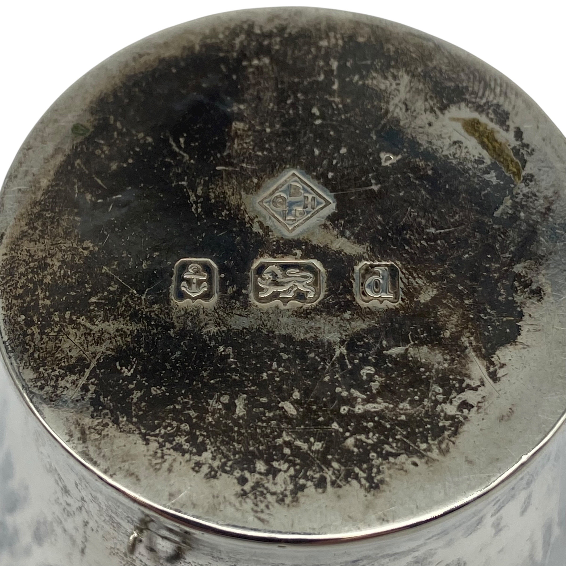 An Arts & Crafts hammered sterling silver creamer by Birmingham Guild of Handicraft Ltd, 1903 - Image 4 of 10