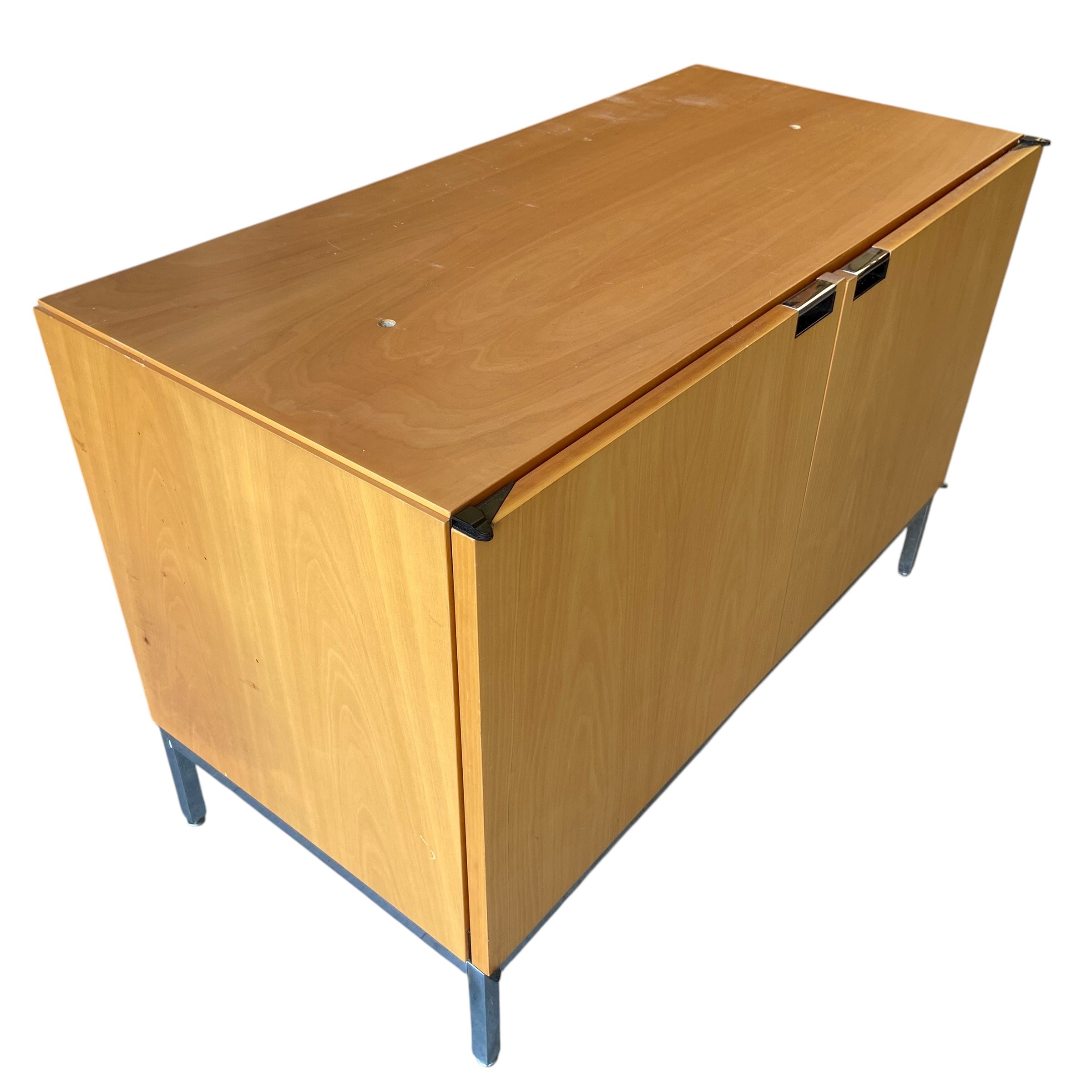 A contemporary pale birch sideboard in the manner of Knoll. H.62 W.95 D.46cm. (Marble top missing as - Image 5 of 5