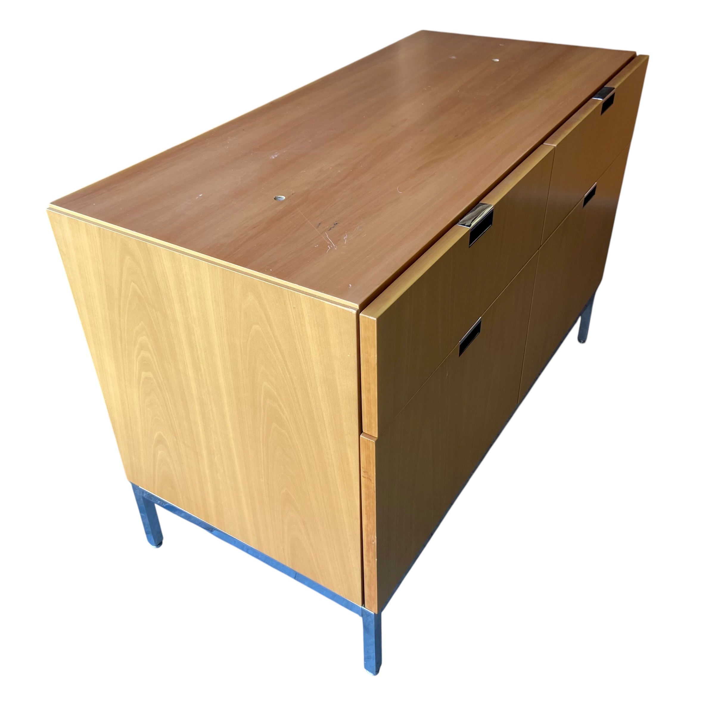 A contemporary pale birch filing cabinet or sideboard in the manner of Knoll. H.62 W.95 D.46cm. ( - Image 3 of 4