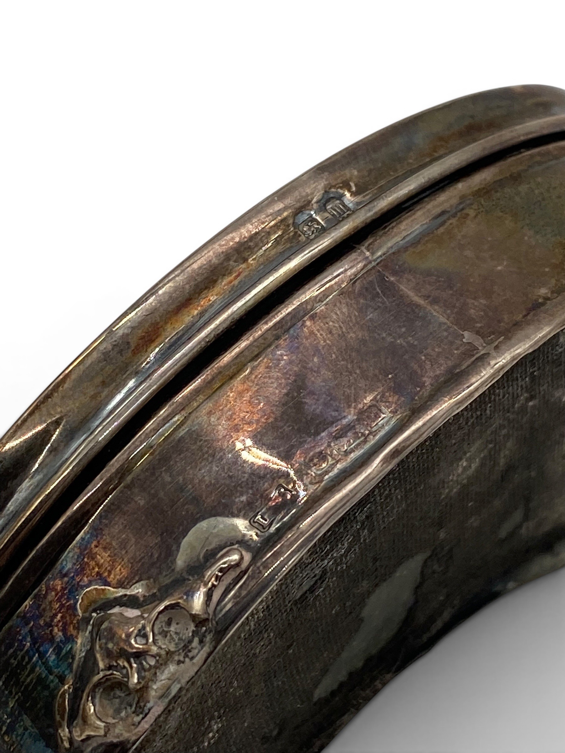 A mixed lot of English hallmarked silver; cup holders, and trinket box. Weight:162g - Image 5 of 5