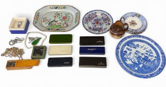 A mixed lot to include Sheaffer, Parker and Waterman fountain and ballpoint pens, a boxed gents