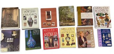 A mixed lot of vintage antiques reference boks to include Jackson's Silver and Gold Marks, Old