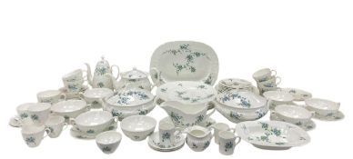 A Coalport 'Tintern' pattern part dinner service consisting of 6 dinner, dessert and tea plates,