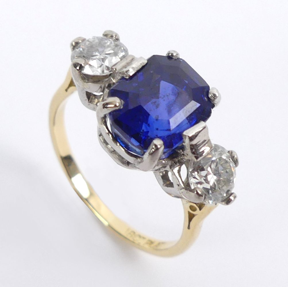 Monthly Sale of Jewellery, Coins, Watches, Militaria, Silver, China, Furniture, Toys & Collectables. No room bidding.