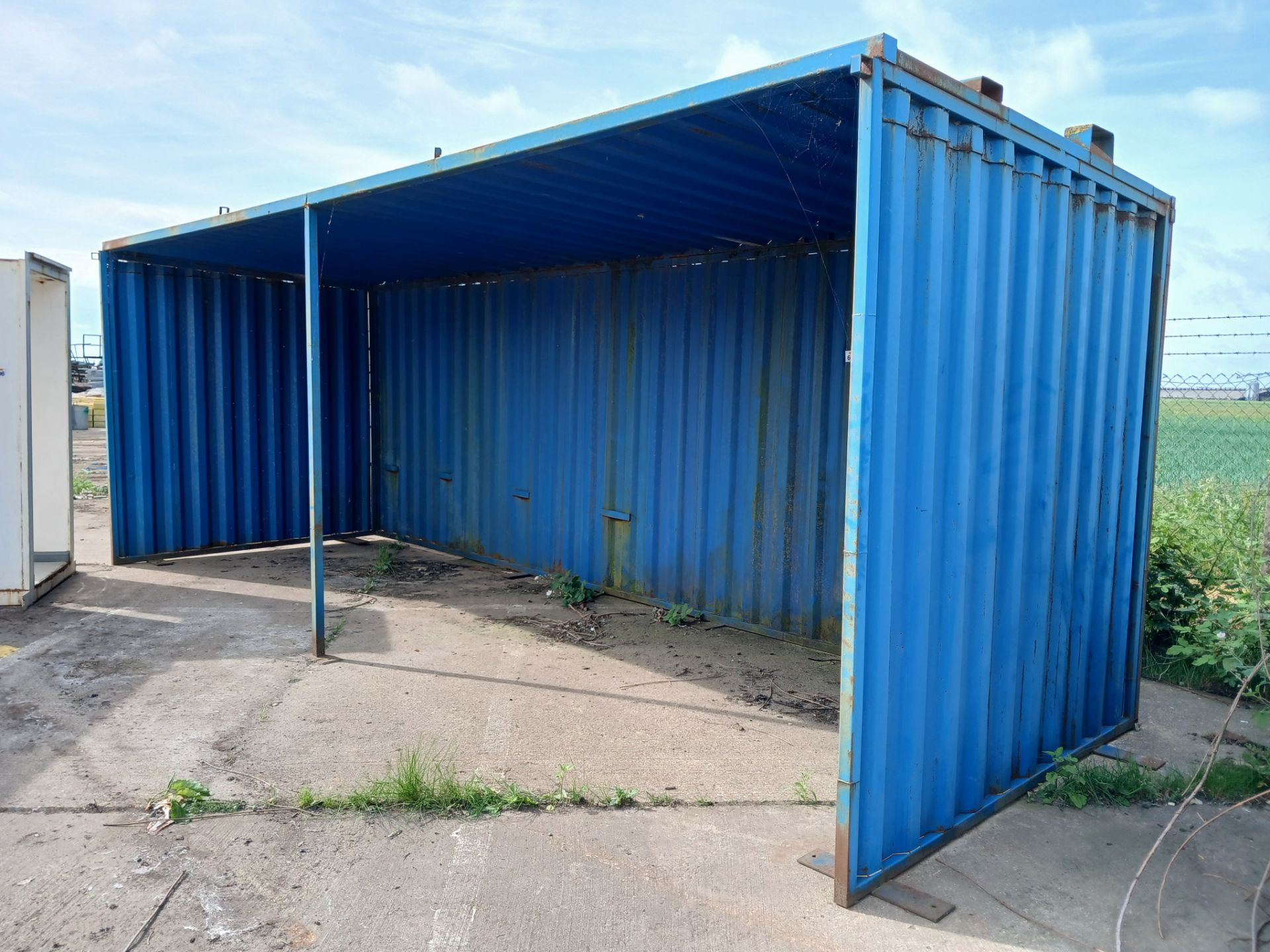 Bike shelter 23ft x 8ft x 8h - Image 3 of 3