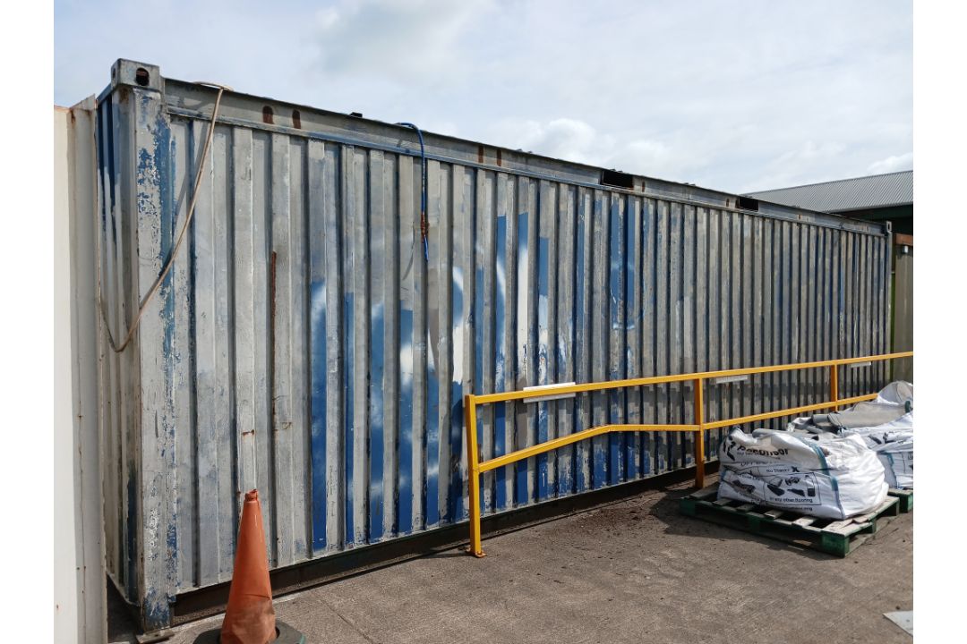 Storage container with racking 30 x 8ft x 8.8h - Image 3 of 5